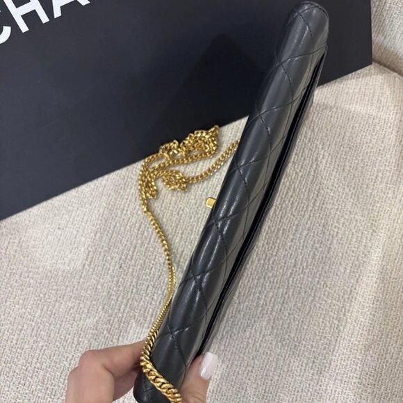 Authentic CHANEL black lambskin single flap classic crossbody single flap - Picture 6 of 16